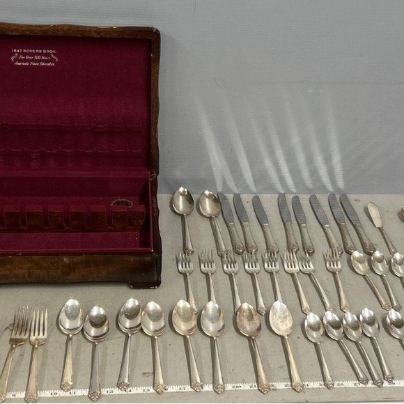 Vintage 1847 Rogers Bros Starlight Elegant Silverplate Flatware